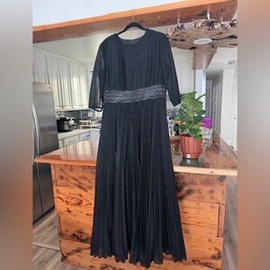 Elegant Black Long Sleeve Crew Neck Gown by Ieena for Mac Duggal